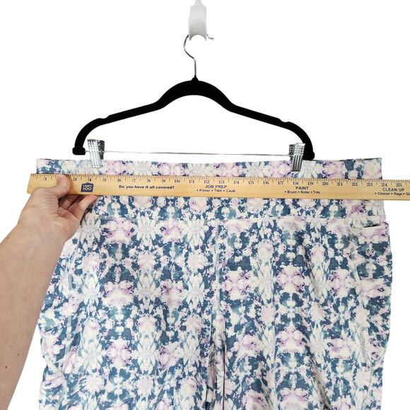 Livi Active Lane Bryant Shorts Leggings 30 32 Floral Blue Pink Pockets 46x11 - Picture 4 of 12